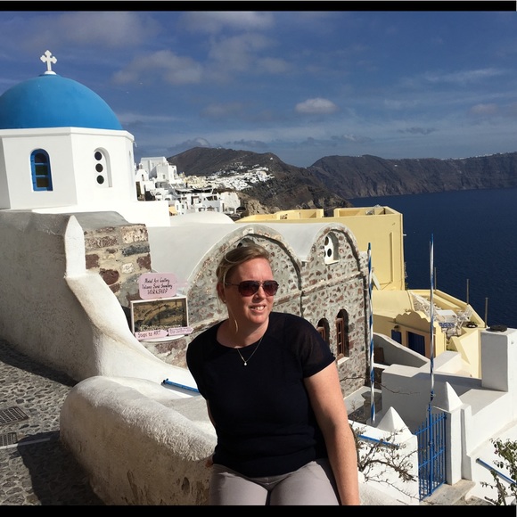 Meet your Posher, Caroline - Picture 1 of 1